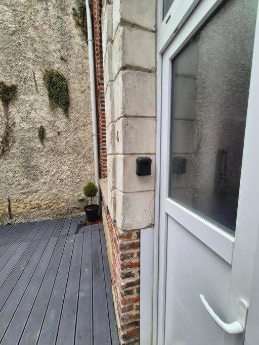 Valscosy Parking - Activites Illegales Interdite Valenciennes Bagian luar foto